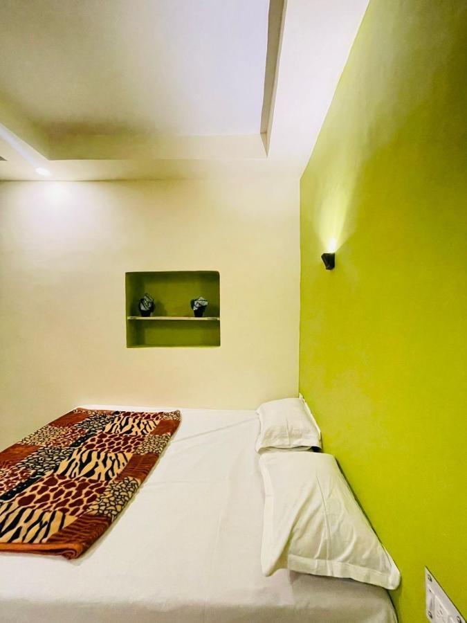 Sun India Guest House Hāora Exteriér fotografie